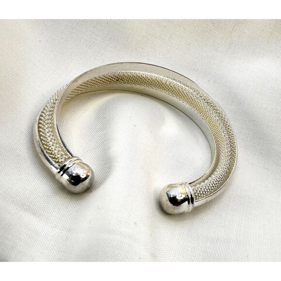 Vintage Mesh Cuff Bracelet - Picture 5 of 7